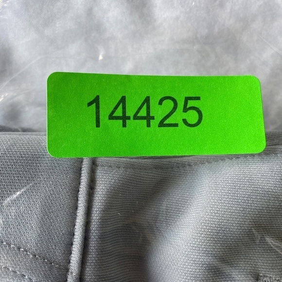 Boys Under Armour Youth Performance Gray Golf Athletic Pants Size YMD - Picture 16 of 16